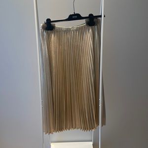 Gold Lame skirt. Size S